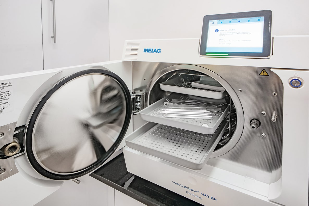 Zahnarztpraxis Memisi Aachen – Behandlungsstuhl