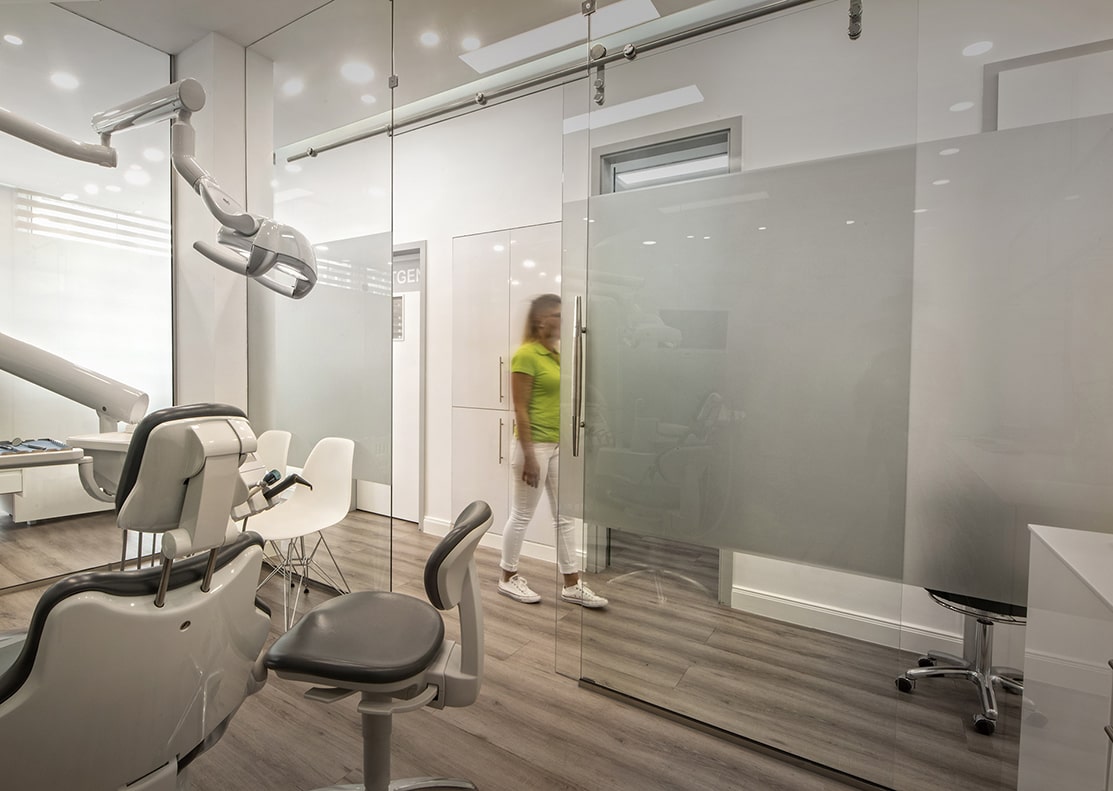 Zahnarztpraxis Memisi Aachen – Wartezimmer