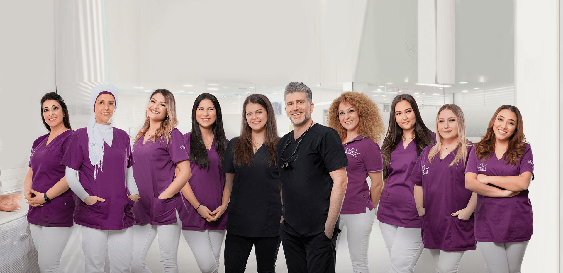 Das Team der Zahnarztpraxis Memisi